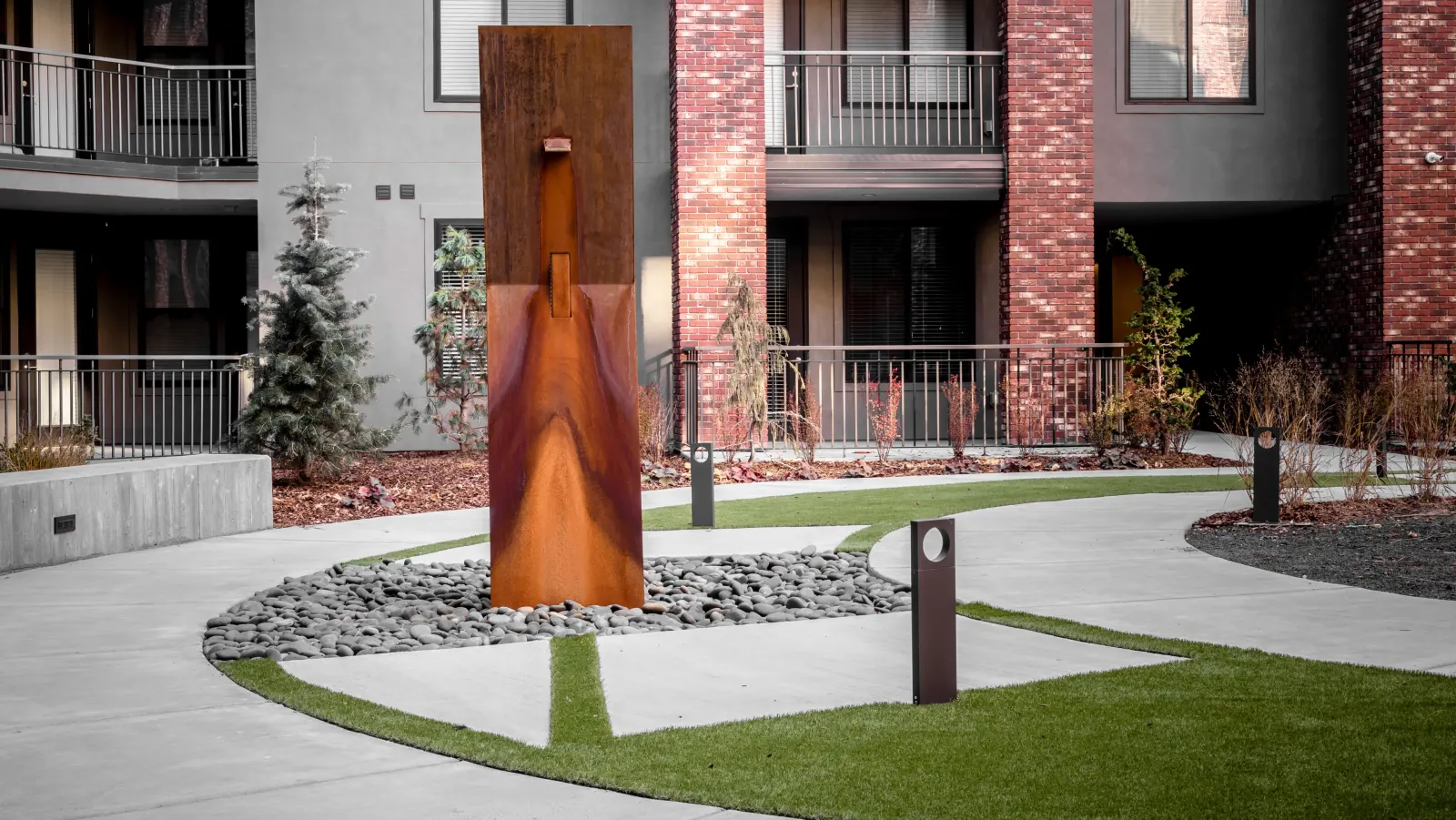 Center courtyard planted paths
