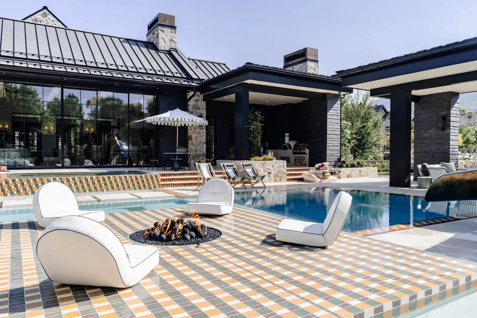 The pool, every angle, photo 4 of 6