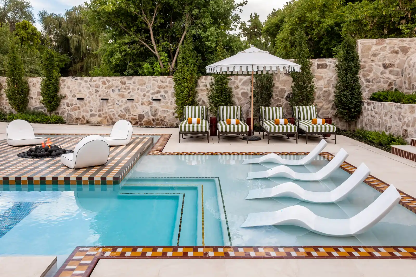 The pool, every angle, photo 3 of 6