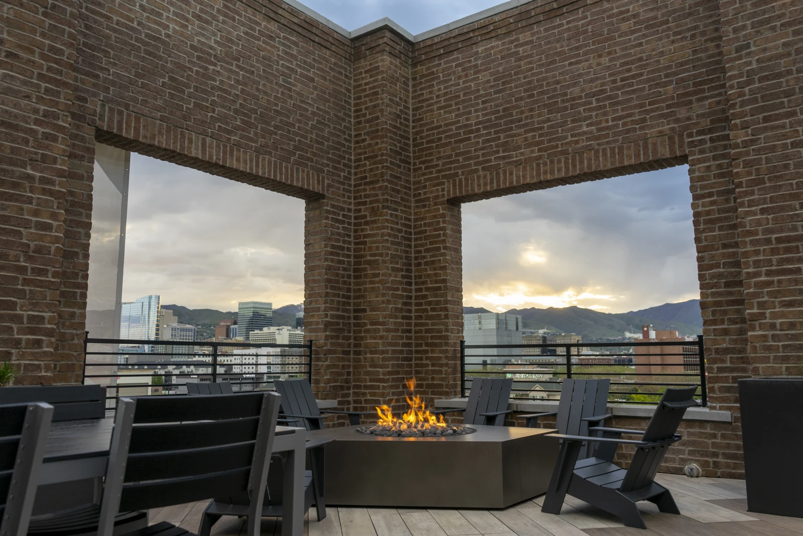 The rooftop, every angle, photo 2 of 6