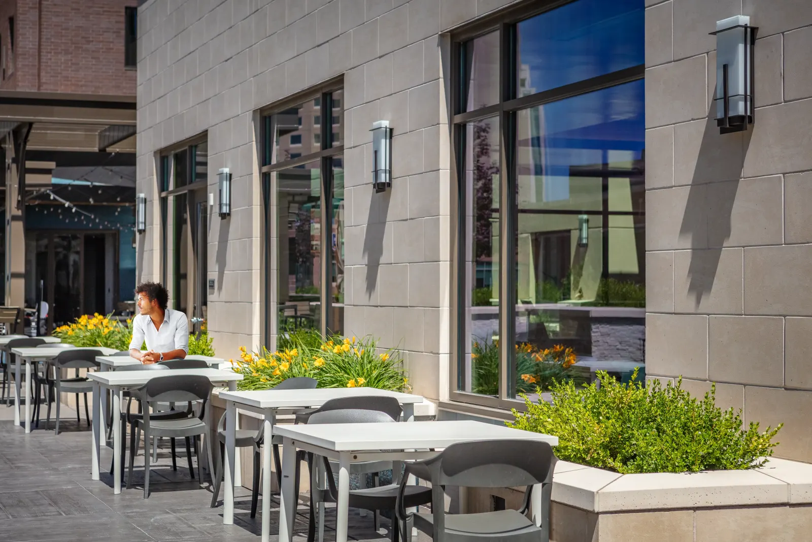 Residence Inn · Dining Terrace